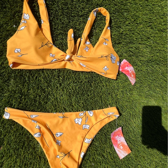 Shein two piece bathing suit - Picture 2 of 3
